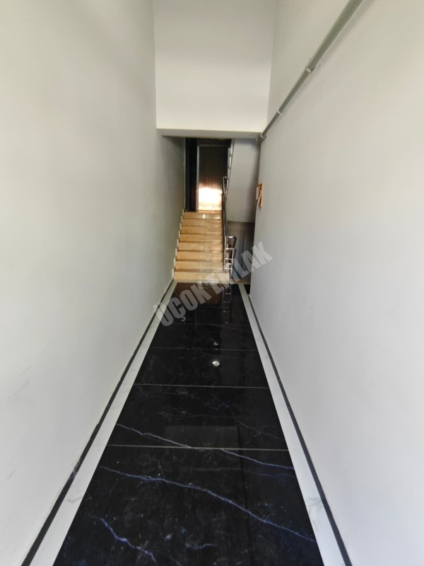 AFYON ÜÇOK EMLAKTAN HAMİDİYE MAH 5+1 190M² SIFIR AYARINDA  DUBLEKS TERASLI SATILIK DAİRE 