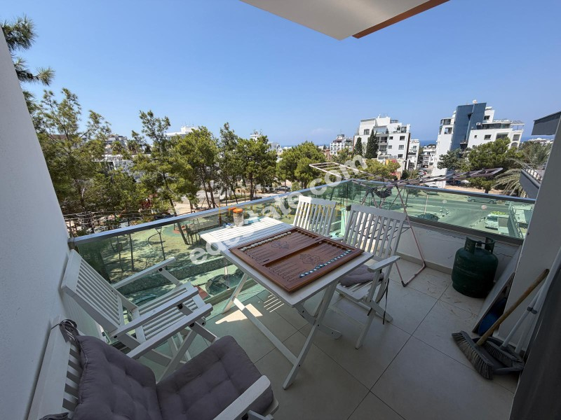 Girne Nusmar Market Yanında Full Eşyalı Satılık 3+1 Daire