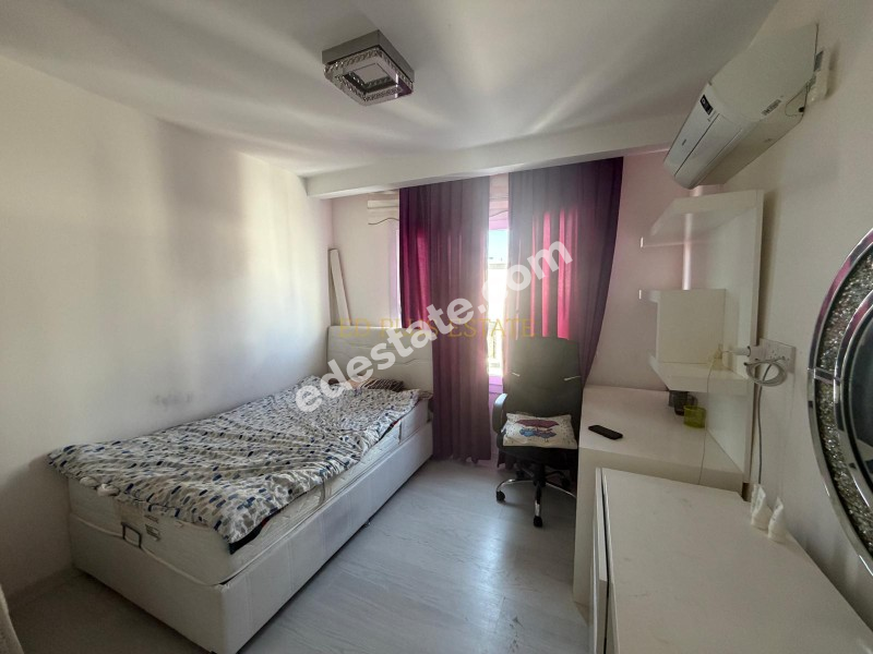 Girne Nusmar Market Yanında Full Eşyalı Satılık 3+1 Daire
