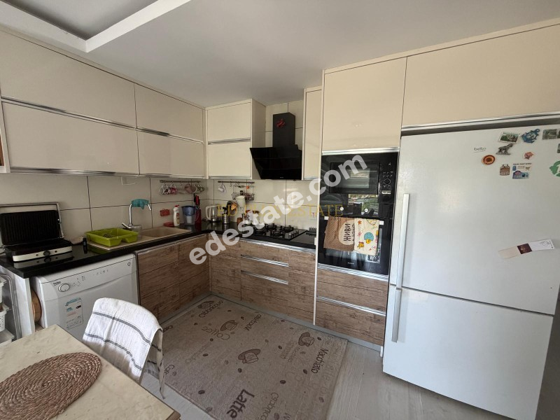 Girne Nusmar Market Yanında Full Eşyalı Satılık 3+1 Daire