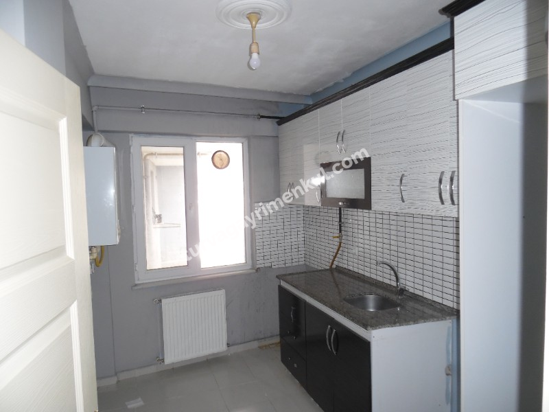 ÇORLUDA 2+1 GİRİŞ KAT KİRALIK DAİRE 
