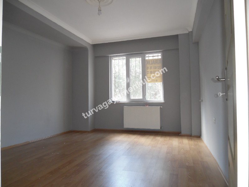 ÇORLUDA 2+1 GİRİŞ KAT KİRALIK DAİRE 