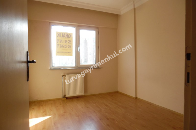 RESMİ KURUMLARA YAKIN 3+1 KİRALIK DAİRE 