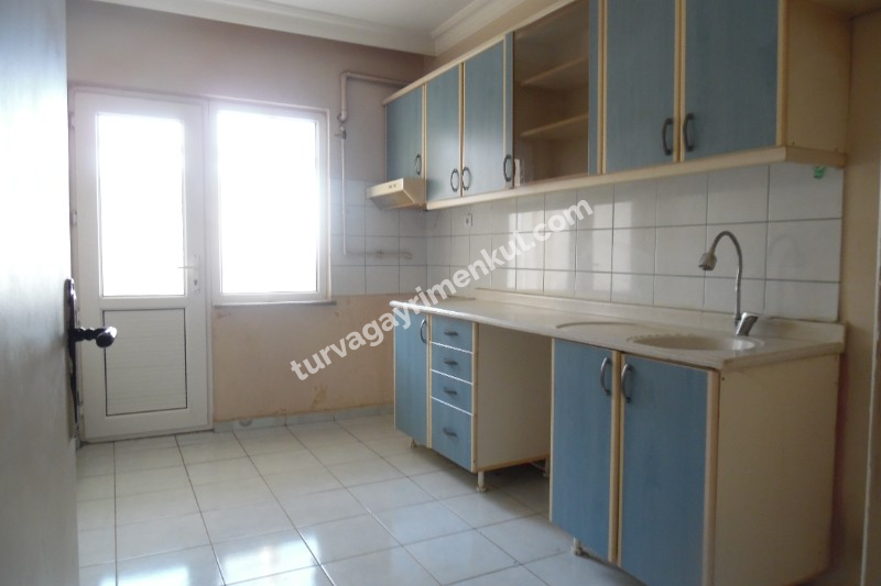 RESMİ KURUMLARA YAKIN 3+1 KİRALIK DAİRE 