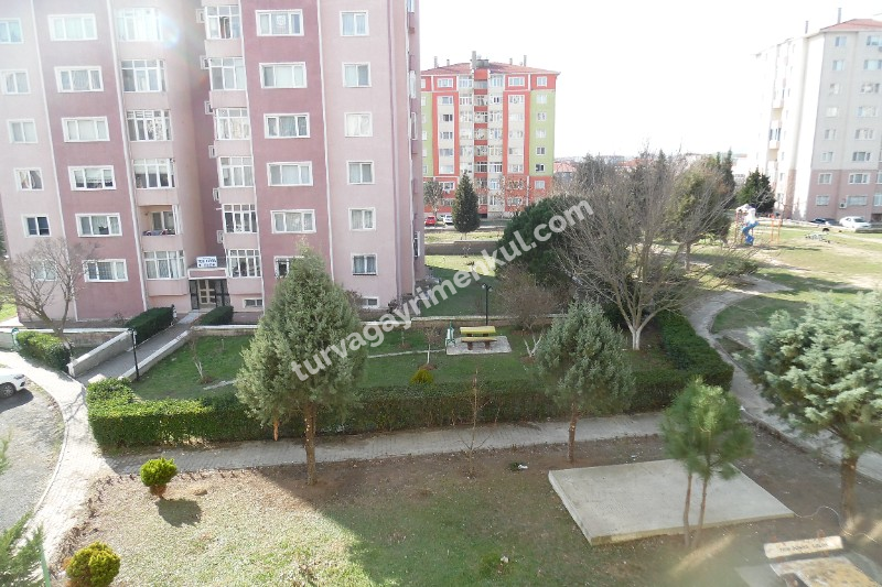 RESMİ KURUMLARA YAKIN 3+1 KİRALIK DAİRE 