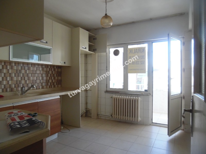 ÇORLU SANTRAL KAVŞAĞINA YAKIN 2+1 SATILIK DAİRE 