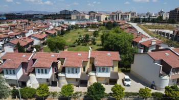 * AFYON ÜÇOK EMLAKTAN İHSANİYE GAZLIGÖLDE 3+1 135M² SATILIK TERMAL HAVUZLU VİLLA *