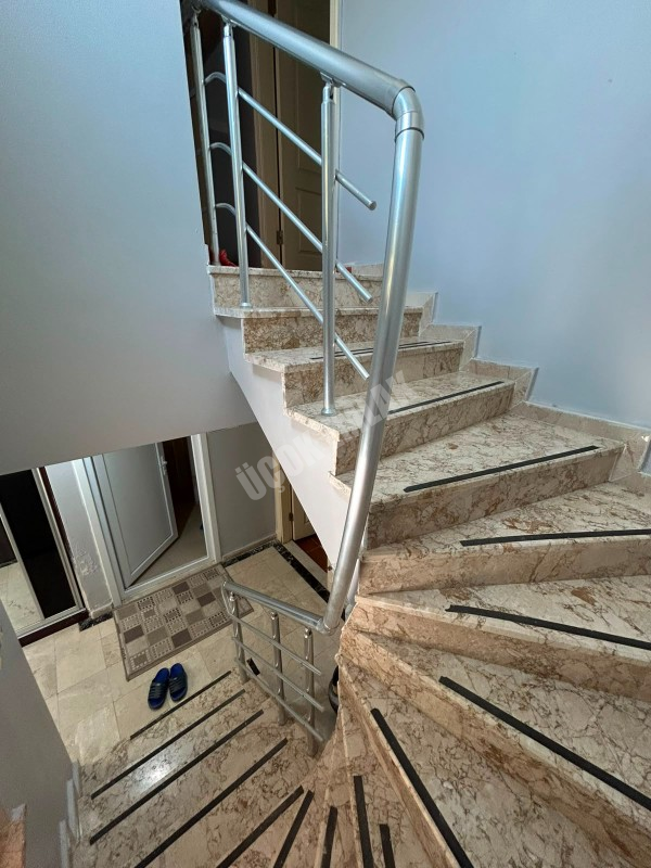 * AFYON ÜÇOK EMLAKTAN İHSANİYE GAZLIGÖLDE 3+1 135M² SATILIK TERMAL HAVUZLU VİLLA *