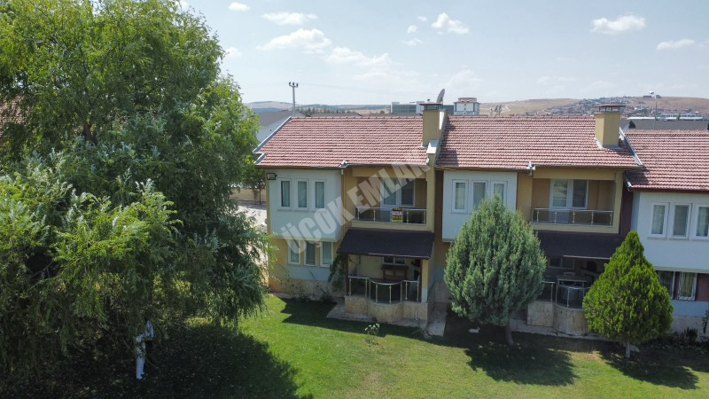 * AFYON ÜÇOK EMLAKTAN İHSANİYE GAZLIGÖLDE 3+1 135M² SATILIK TERMAL HAVUZLU VİLLA *
