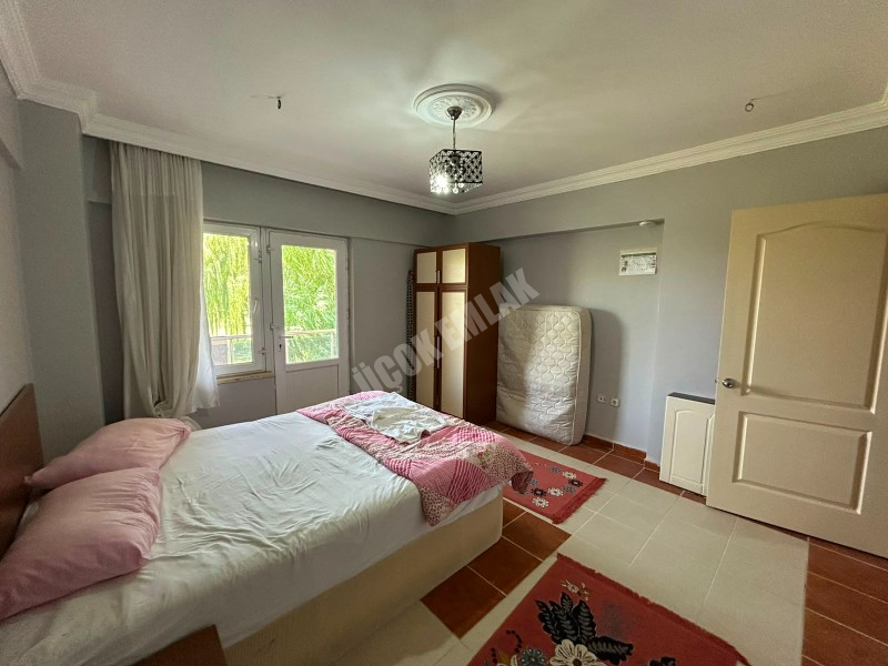 * AFYON ÜÇOK EMLAKTAN İHSANİYE GAZLIGÖLDE 3+1 135M² SATILIK TERMAL HAVUZLU VİLLA *