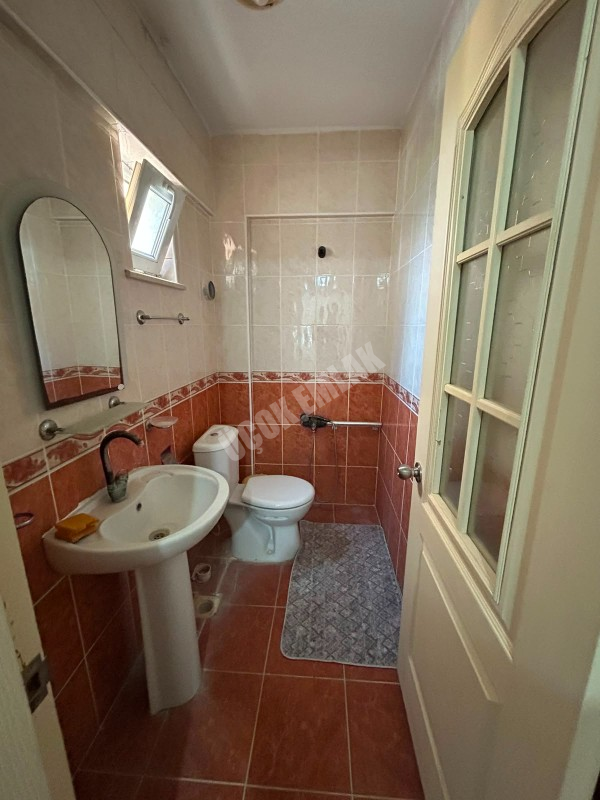 * AFYON ÜÇOK EMLAKTAN İHSANİYE GAZLIGÖLDE 3+1 135M² SATILIK TERMAL HAVUZLU VİLLA *