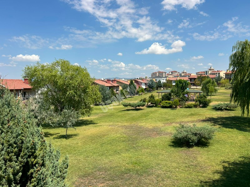 * AFYON ÜÇOK EMLAKTAN İHSANİYE GAZLIGÖLDE 3+1 135M² SATILIK TERMAL HAVUZLU VİLLA *
