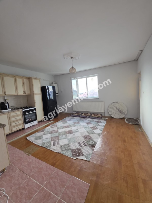 FIRAT MAHALLESİ ATALAY CADDESİ’NDE SATILIK 2+1 BÜYÜKLÜĞÜNDE 1+1 FIRSAT DAİRE