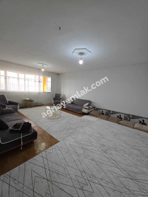 FIRAT MAHALLESİ ATALAY CADDESİ’NDE SATILIK 2+1 BÜYÜKLÜĞÜNDE 1+1 FIRSAT DAİRE