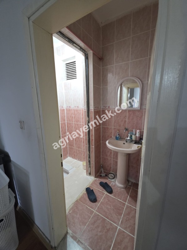 FIRAT MAHALLESİ ATALAY CADDESİ’NDE SATILIK 2+1 BÜYÜKLÜĞÜNDE 1+1 FIRSAT DAİRE