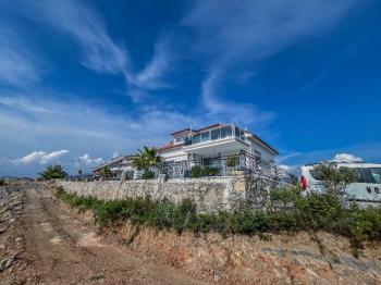 ALANYA GAZİPAŞA'DA SATILIK 1 DÖNÜM ARSA İÇERİSİNDE 2 ADET HAVUZLU MÜSTAKİL 2+1 VİLLA