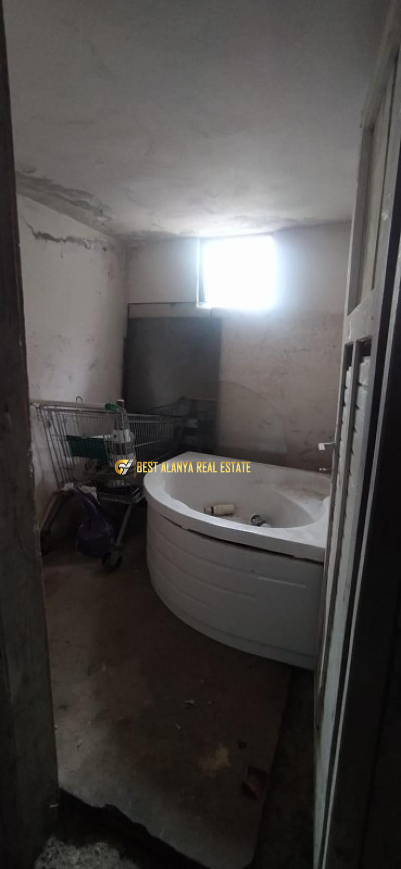 ALANYA ÇIPLAKLI KAVŞAĞINDA SATILIK 150 M² HAZIR KİRACILI MÜSTAKİL GİRİŞLİ TİCARİ DÜKKAN