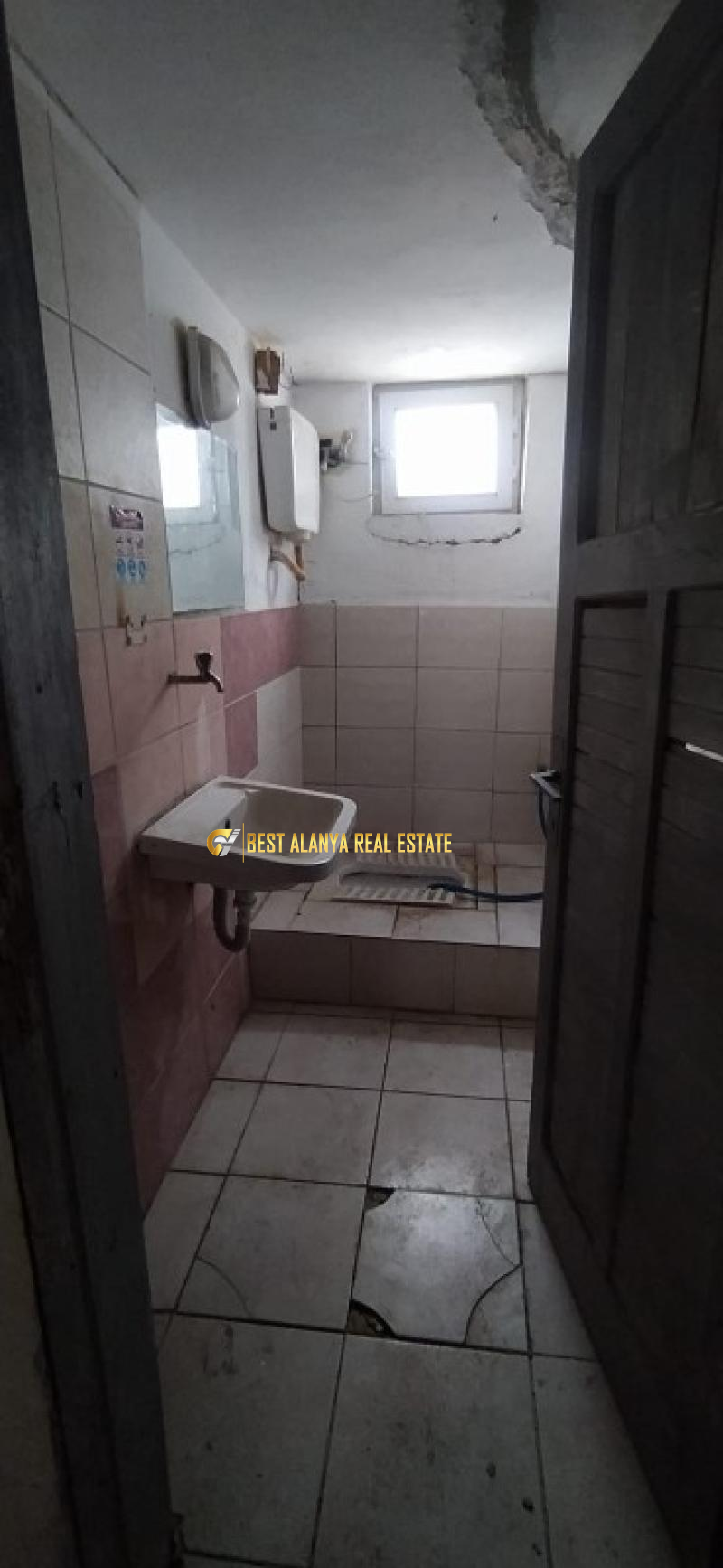 ALANYA ÇIPLAKLI KAVŞAĞINDA SATILIK 150 M² HAZIR KİRACILI MÜSTAKİL GİRİŞLİ TİCARİ DÜKKAN