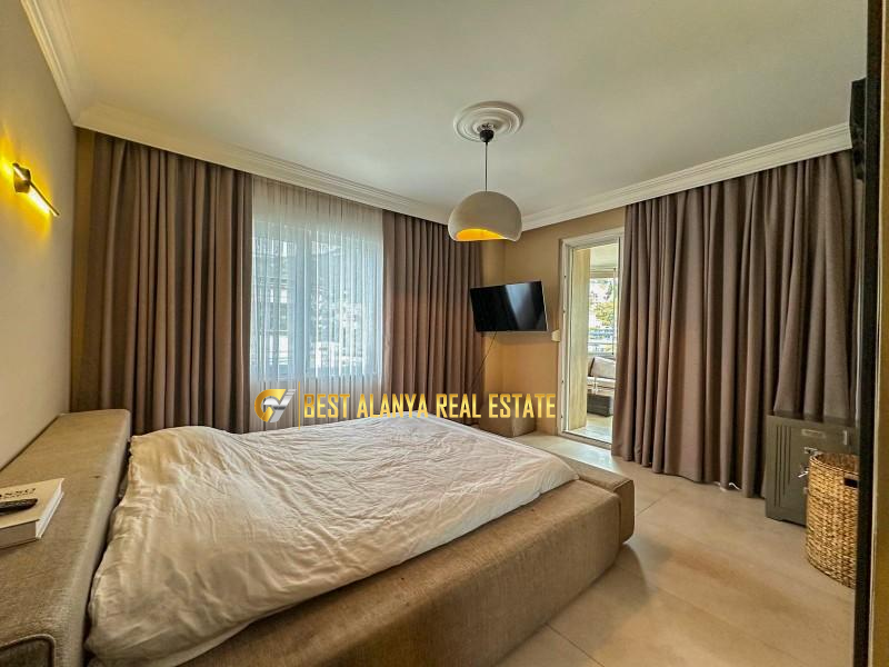 ALANYA MERKEZDE SATILIK DENİZE SIFIR LÜKS TADİLATLI 3+1 AYRI MUTFAK 165 M² DAİRE
