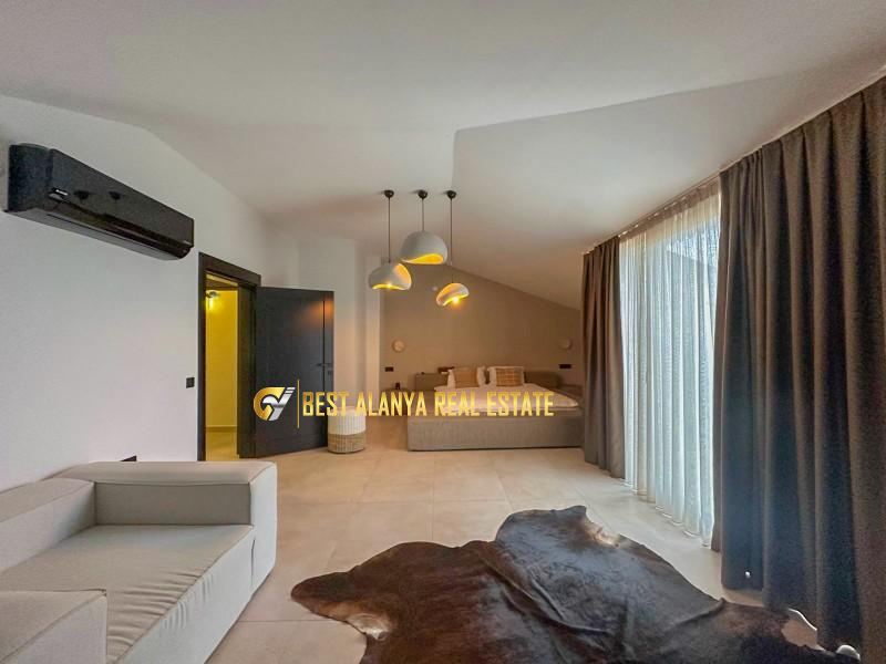 ALANYA MERKEZDE SATILIK DENİZE SIFIR LÜKS TADİLATLI 3+1 AYRI MUTFAK 165 M² DAİRE