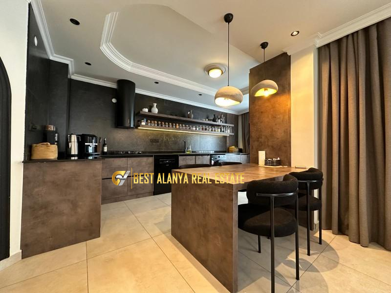 ALANYA MERKEZDE SATILIK DENİZE SIFIR LÜKS TADİLATLI 3+1 AYRI MUTFAK 165 M² DAİRE