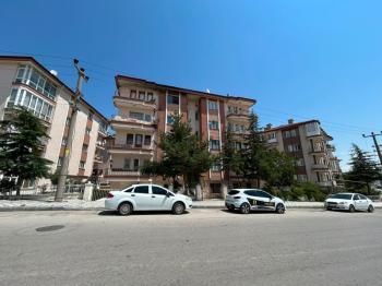 * AFYON ÜÇOK EMLAKTAN MAREŞAL FEVZİ ÇAKMAK MAH 3+1 115M² TEMİZ BAKIMLI SATILIK DAİRE * 