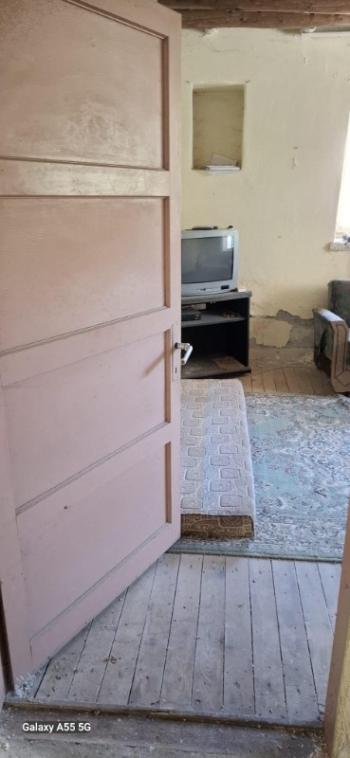 AFYON ÜÇOK EMLAKTAN İHSANİYE KAYIHAN TÜRBE MEVKİNDE 715M² KELEPİR EV