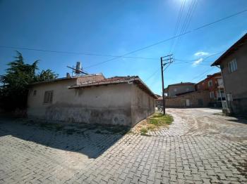 AFYON ÜÇOK EMLAKTAN İHSANİYE KAYIHAN TÜRBE MEVKİNDE 715M² KELEPİR EV