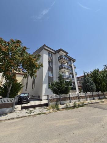 AFYON ÜÇOK EMLAKTAN MAREŞAL F ÇAKMAK MAH KİRALIK LÜX 3+1 GENİŞ BAKIMLI DAİRE