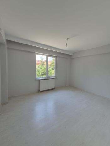 AFYON ÜÇOK EMLAKTAN MAREŞAL F ÇAKMAK MAH KİRALIK LÜX 3+1 GENİŞ BAKIMLI DAİRE
