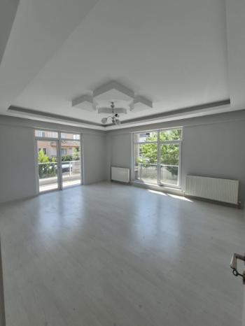 AFYON ÜÇOK EMLAKTAN MAREŞAL F ÇAKMAK MAH KİRALIK LÜX 3+1 GENİŞ BAKIMLI DAİRE