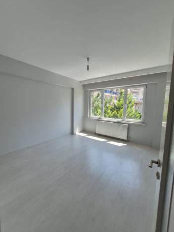 AFYON ÜÇOK EMLAKTAN MAREŞAL F ÇAKMAK MAH KİRALIK LÜX 3+1 GENİŞ BAKIMLI DAİRE