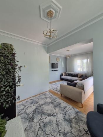 AFYON ÜÇOK EMLAKTAN MAREŞAL FEVZİ ÇAKMAK MAH 2+1 95M² TEMİZ BAKIMLI SATILIK DAİRE 