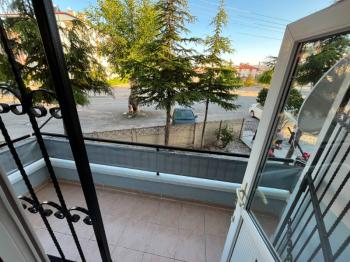AFYON ÜÇOK EMLAKTAN MAREŞAL FEVZİ ÇAKMAK MAH 2+1 95M² TEMİZ BAKIMLI SATILIK DAİRE 