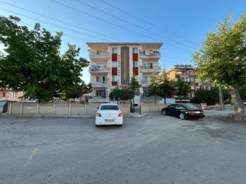 AFYON ÜÇOK EMLAKTAN MAREŞAL FEVZİ ÇAKMAK MAH 2+1 95M² TEMİZ BAKIMLI SATILIK DAİRE 