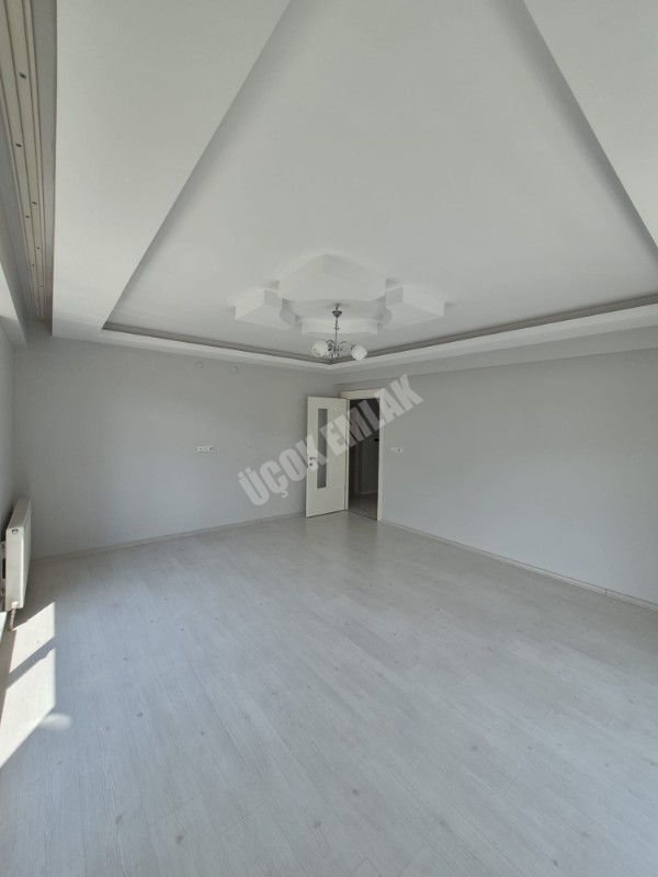 AFYON ÜÇOK EMLAKTAN MAREŞAL F ÇAKMAK MAH KİRALIK LÜX 3+1 GENİŞ BAKIMLI DAİRE