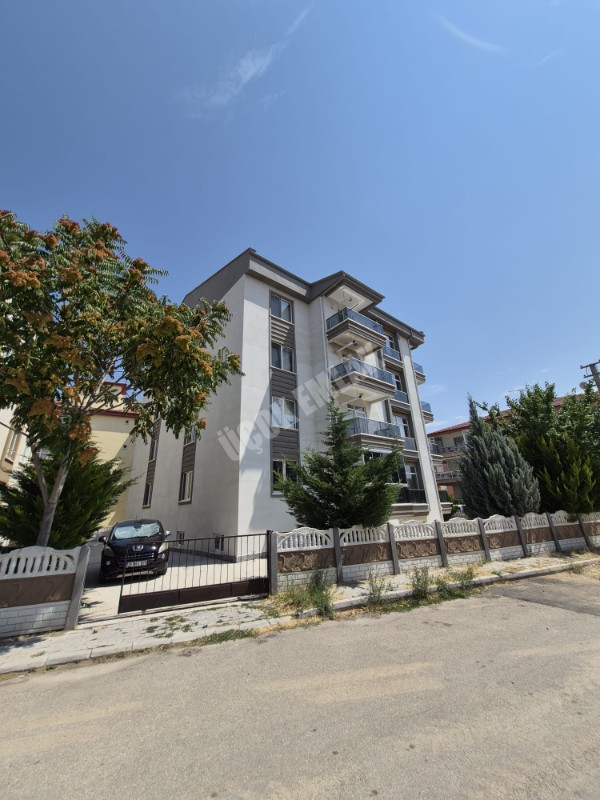 AFYON ÜÇOK EMLAKTAN MAREŞAL F ÇAKMAK MAH KİRALIK LÜX 3+1 GENİŞ BAKIMLI DAİRE
