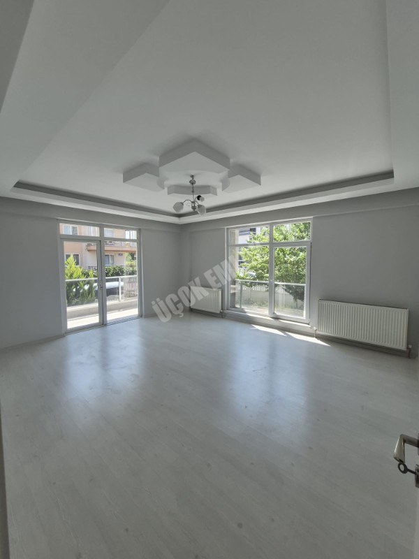 AFYON ÜÇOK EMLAKTAN MAREŞAL F ÇAKMAK MAH KİRALIK LÜX 3+1 GENİŞ BAKIMLI DAİRE