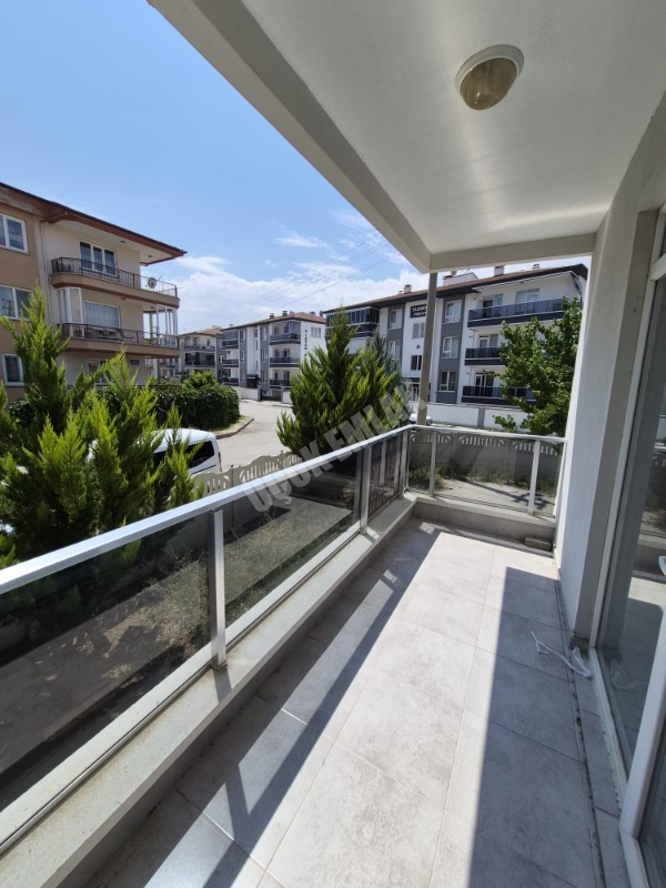 AFYON ÜÇOK EMLAKTAN MAREŞAL F ÇAKMAK MAH KİRALIK LÜX 3+1 GENİŞ BAKIMLI DAİRE