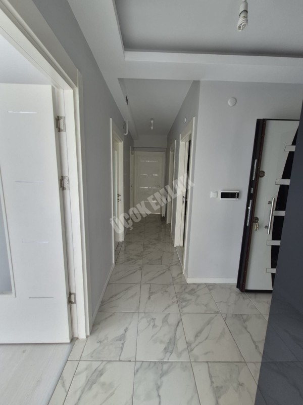 AFYON ÜÇOK EMLAKTAN MAREŞAL F ÇAKMAK MAH KİRALIK LÜX 3+1 GENİŞ BAKIMLI DAİRE