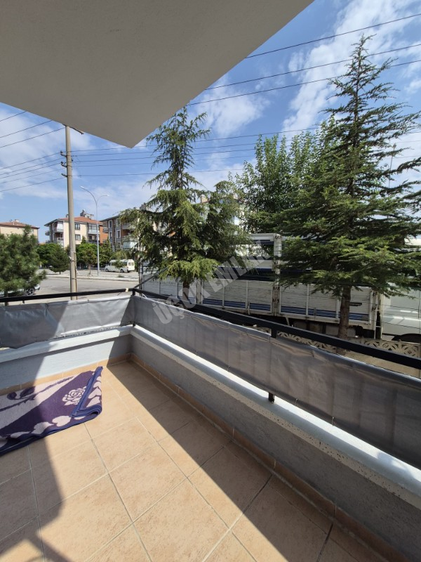 AFYON ÜÇOK EMLAKTAN MAREŞAL FEVZİ ÇAKMAK MAH 2+1 95M² TEMİZ BAKIMLI SATILIK DAİRE 
