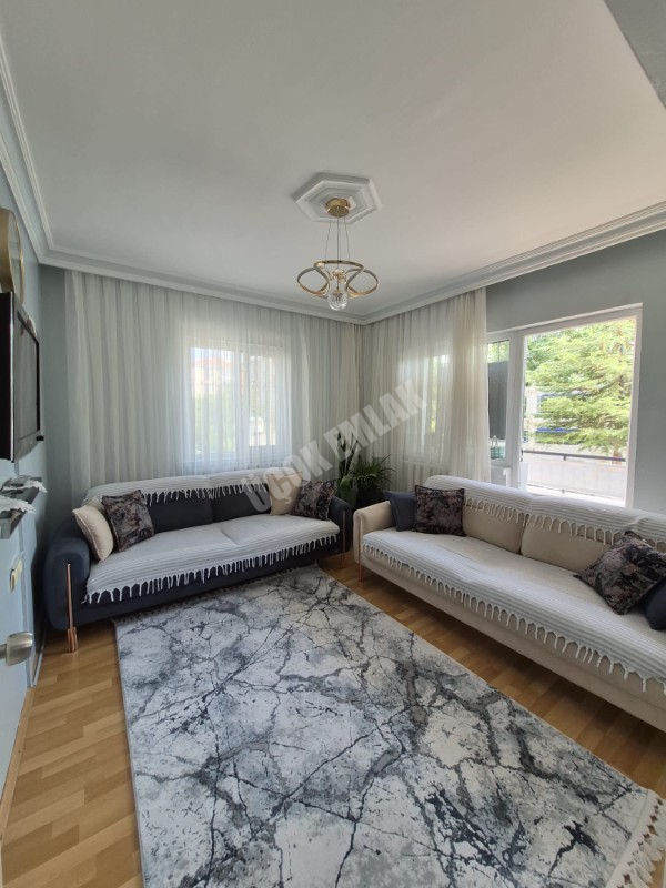 AFYON ÜÇOK EMLAKTAN MAREŞAL FEVZİ ÇAKMAK MAH 2+1 95M² TEMİZ BAKIMLI SATILIK DAİRE 