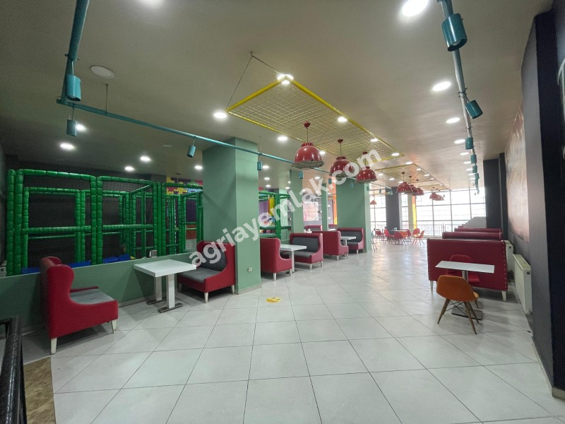 Devlet Hastane Yolu Üzeri Satılık 1500 m² Ticari Mülk