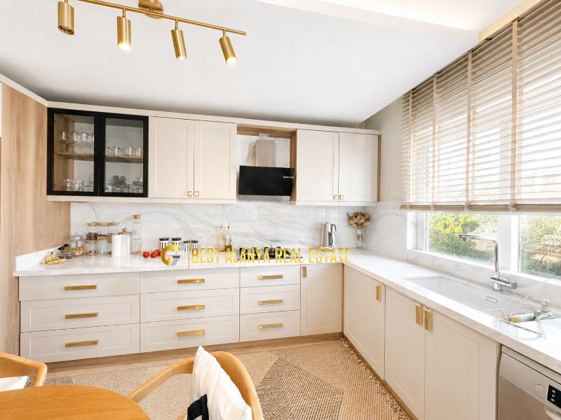 CİKCİLLİ EMİN DERE APARTMANI SATILIK DENİZ VE KALE MANZARALI 3+1 AYRI MUTFAK DAİRE ALANYA ANTALYA TÜRKİYE