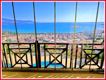 Akbük Sultan Homes’ta Deniz Manzaralı Havuzlu Eşyalı 2+1 Çatı Dubleksi