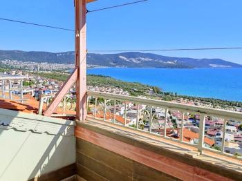 Akbük Sultan Homes’ta Deniz Manzaralı Havuzlu Eşyalı 2+1 Çatı Dubleksi