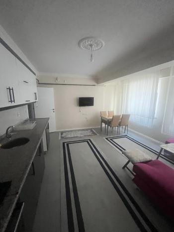 ÜNİVERSİTE BÖLGESİNDE KİRALIK EŞYALI 1+1 DAİRE