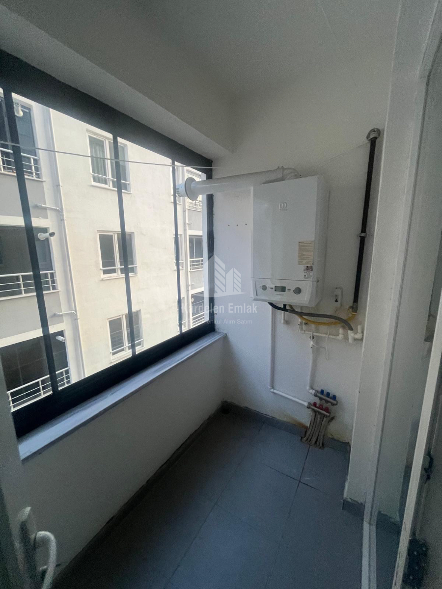 ÜNİVERSİTE BÖLGESİNDE KİRALIK EŞYALI 1+1 DAİRE