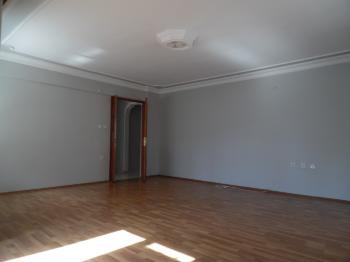 MUHİTTİN MAHALLESİNDE SALİH OMURTAK CADDESİNE YAKIN 3+1 KİRALIK DAİRE 
