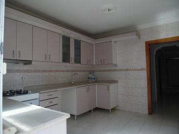 MUHİTTİN MAHALLESİNDE SALİH OMURTAK CADDESİNE YAKIN 3+1 KİRALIK DAİRE 